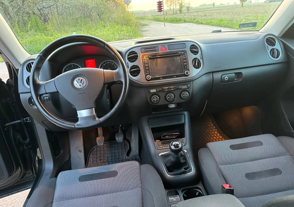 Volkswagen Tiguan cena 34500 przebieg: 330000, rok produkcji 2008 z Kisielice małe 529